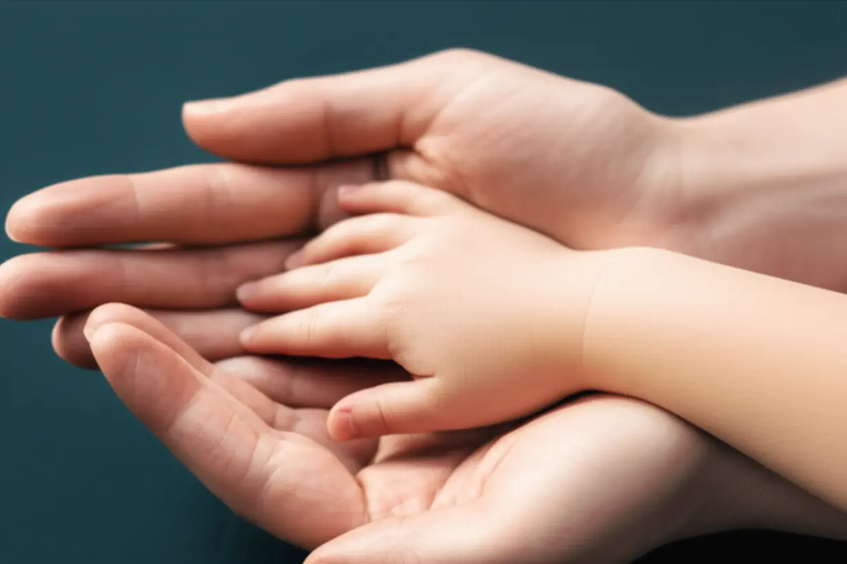 손-잡고-있는-그림-박환희-엄마-아들-(Drawing-of-holding-hands-Park-Hwan-hee-mom-son)