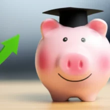 국민연금-로고가-새겨진-귀여운-돼지-저금통이-상승하는-주식-그래프-옆에-서-있는-모습.-안정적인-투자와-자산-증식을-상징하며,-어르신들이-이해하기-쉬운-국민연금-투자의-긍정적인-이미지를-전달합니다.