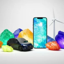 다채롭게-빛나는-희토류-광물들이-스마트폰,-전기차,-풍력-터빈-미니어처와-함께-놓여-있는-귀여운-3D-이미지.-희토류-뜻과-첨단산업-핵심-역할을-보여주는-모습.